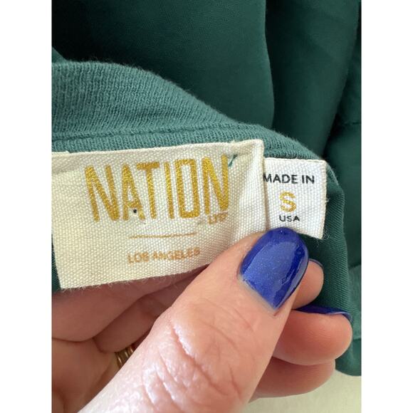 NATION LTD. June Hammered Satin V Neck Short Sleeve T Shirt Green SMALL - Picture 3 of 12
